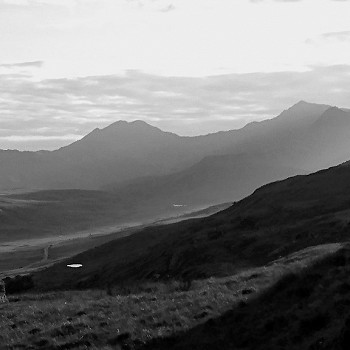 Snowdon Horseshoe in black and white